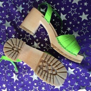 swedish hasbeens “apple green” sandal. 40. nwb.